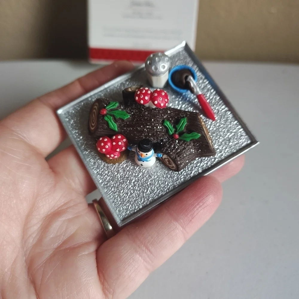 Hallmark Keepsake 2013 Yummy Yule Log Cake Collectible Christmas Tree Ornament